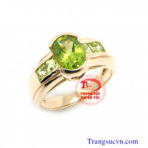 Nhẫn vàng đá peridot