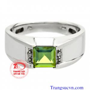 Nhẫn peridot vàng trắng phái mạnh