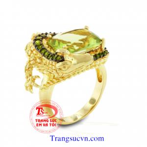 Nhẫn peridot mệnh hỏa