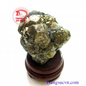 Đá vàng găm pirit