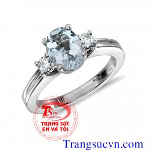 Aquamarine mang màu của nước tuyệt đẹp