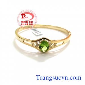 Vòng vàng tây đá peridot mệnh hỏa