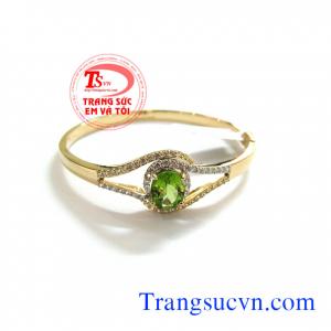 Vòng vàng 18k đá peridot