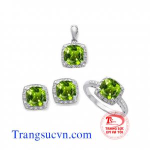 Trang sức đá peridot vuông vàng 14k