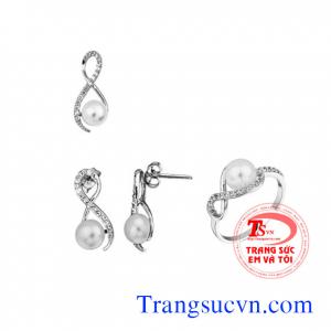 Ngọc trai vàng tây kết hợp kim cương