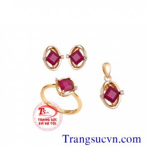 Trang sức bộ ruby vàng tây