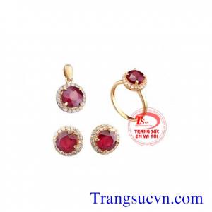 Ruby thiên nhiên nữ trang bộ