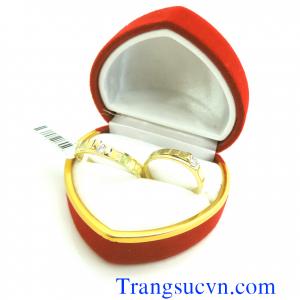 Nhẫn cưới nhỏ nhắn 