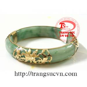 Vòng ngọc jadeite dát vàng