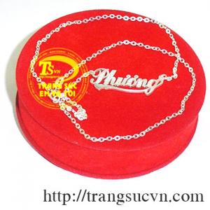 Dây chữ gắn đá quý mang tên bạn