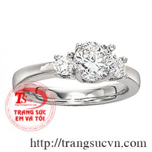 Nhẫn đính hôn đẹp thời thượng