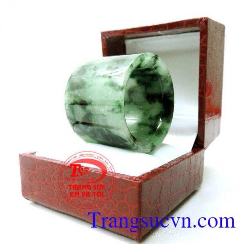 Nhẫn ngọc nam bản vuông