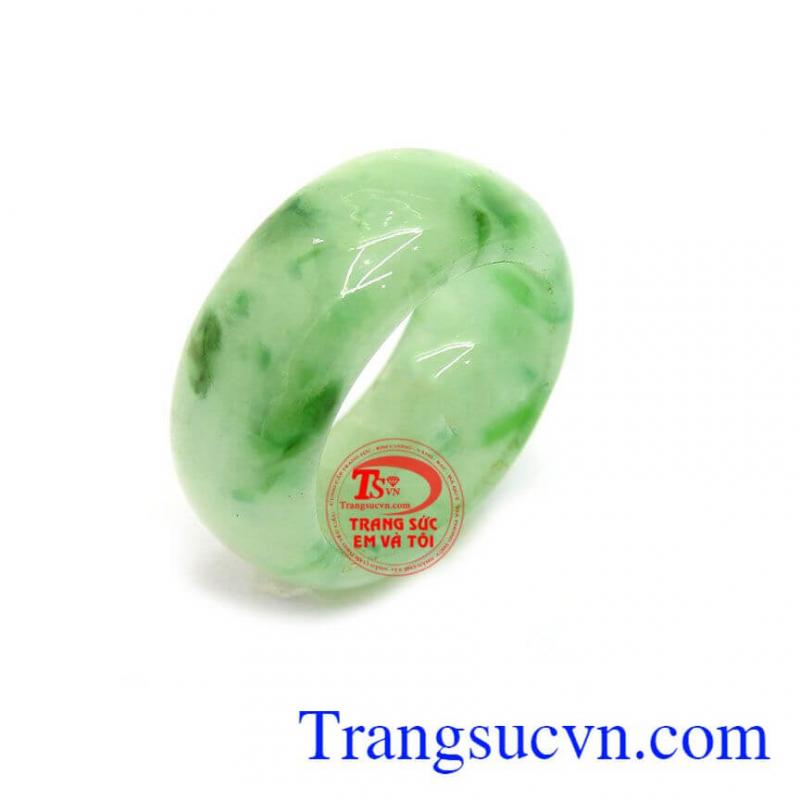 Nhẫn ngọc nam may mắn