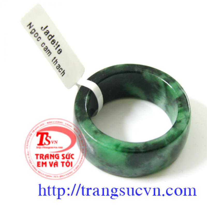 Nhẫn ngọc vuông đẹp