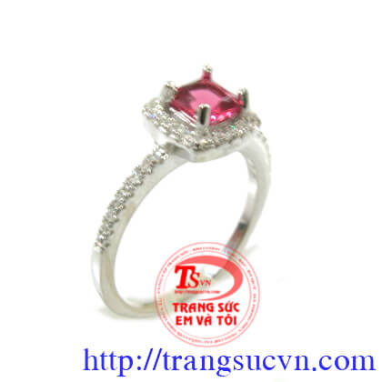 Nhẫn bạc con gái đá màu hồng