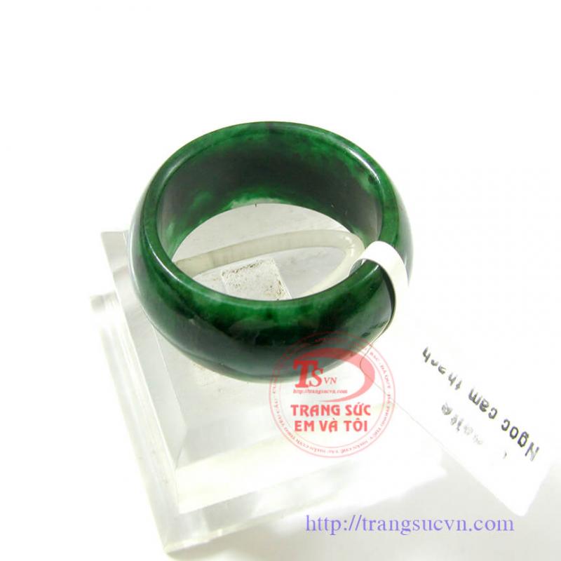 Nhẫn ngón út ngọc sơn thủy đậm