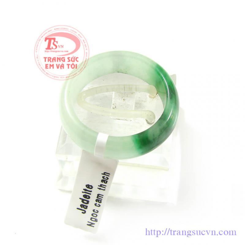 Nhẫn ngọc bản nhỏ