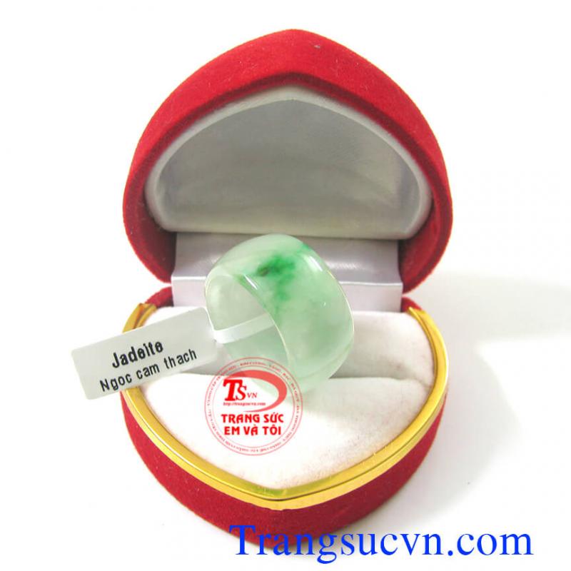Nhẫn ngọc thiên nhiên jadeite đẹp