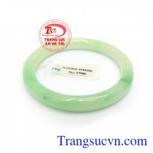 Ngọc cẩm thạch giúp loại bỏ độc tố khỏi cơ thể, tăng vận khí, tiền tài và may mắn cho người đeo