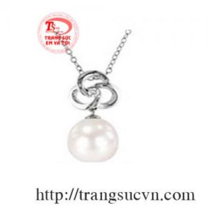 Mặt dây ngọc trai