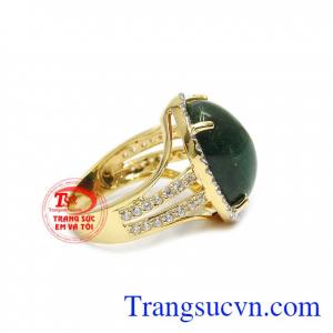 Các đường nét cũng trở nên mềm mại, tinh tế tôn lên vẻ đẹp của phụ nữ