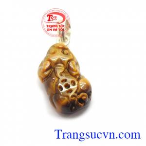 Mặt dây bạc tì hưu may mắn là sản phẩm tì hưu được chế tác từ đá mắt hổ thiên nhiên, được điêu khắc tinh xảo