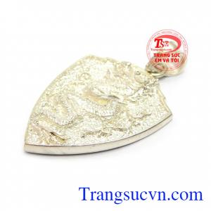 Mặt dây nam rồng bạc là sản phẩm mặt dây chuyện bạc 925, mặt dây chuyền bạc nam sang trọng