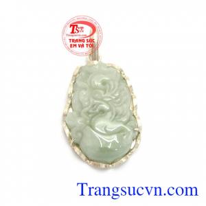 Mặt dây ngọc rồng bay là sản phẩm vòng ngọc cẩm thạch thiên nhiên bọc bạc