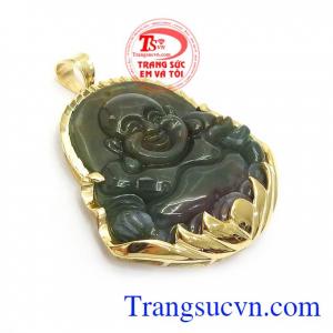 Mặt Di Lặc Bọc Vàng Tài Lộc được chế tác tinh xảo, sắc nét, phù hợp nhiều loại dây chuyền khác nhau