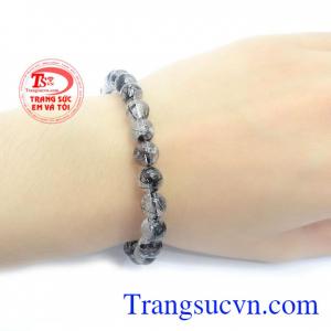 Thạch anh tóc đen 7 ly là sản phẩm thạch anh tóc thiên nhiên được cấu tạo từ các sợi rutin đen