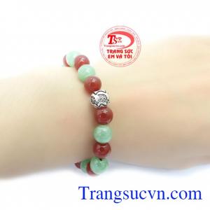 Chuỗi ngọc cẩm thạch và mã não là sản phẩm từ thiên nhiên ban tặng, sản phẩm đẹp có charm bạc xinh xắn