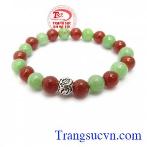 Chuỗi ngọc cẩm thạch và mã não là sản phẩm từ thiên nhiên ban tặng, sản phẩm đẹp có charm bạc xinh xắn