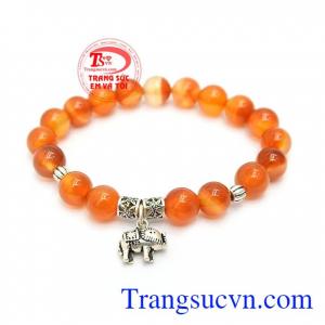 Vòng mã não kết bạc xinh xắn là sản phẩm vòng tay xinh xắn được các bạn nữ ưa thích