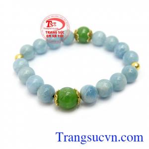 Chuỗi vòng aquamarine là sản phẩm đá aquamarine kết hợp với ngọc cẩm thạch thiên nhiên và charm bạc si vàng màu đẹp