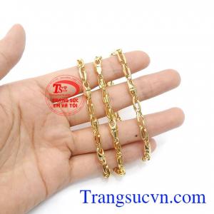 Khách hàng có thể kết hợp cùng mặt dây để thay đổi phong cách