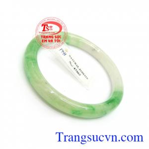 Vòng ngọc phong thủy bền đẹp, sáng bóng