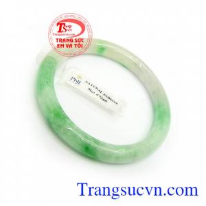 Vòng ngọc thiên nhiên vân ngọc đẹp, chất lượng cao