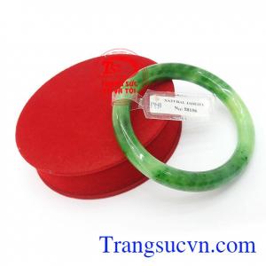 Vòng Ngọc Cẩm Thạch Cát Khí đeo hợp thời trang và phong thủy phái đẹp