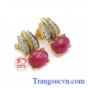 Hoa tai được chế tác từ vàng 14k và đá ruby sao thiên nhiên