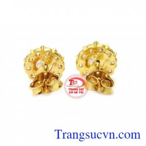 Chốt đeo chắc chắn, gọn nhẹ.