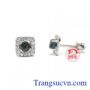 Sản phẩm có thể kết hợp cùng nhiều trang phục khác nhau