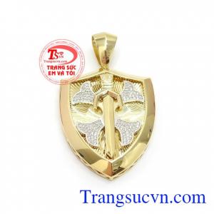 Mặt Dây Khiên Vàng Cá Tính kiểu dáng thời trang, tinh xảo, tôn lên sự cá tính, mạnh mẽ và phong cách cho phái mạnh