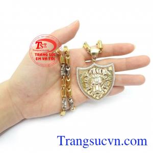 Bộ Dây Chuyền Sư Tử Thời Trang kết hợp giữa dây Italy và mặt dây Hàn Quốc, mang lại vẻ đẹp thời trang mạnh mẽ, cá tính cho phái mạnh