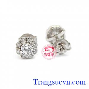 Bông tai được chế tác từ vàng trắng 10k