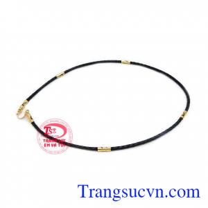 Các đốt vàng được chế tác hình Nike