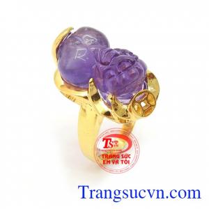 Nhẫn Tỳ Hưu Tài Lộc Thịnh Vượng với biểu tượng tỳ hưu có tác dụng chiêu tài, tác lộc, mang may mắn bình an