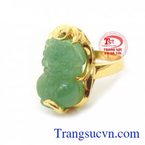 Tỳ hưu có tác dụng giải trừ tà khí, chiêu tài lộc, may mắn, mang lại bình an, hạnh phúc 