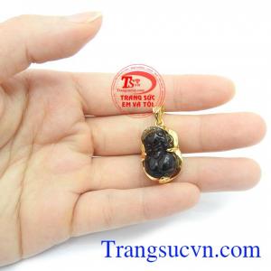 Mặt dây thạch anh khói chạm khắc