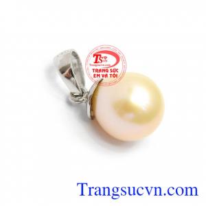 Mặt Dây Ngọc Trai Trang Nhã màu sắc đẹp, chất lượng đảm bảo, phù hợp nhiều loại dây chuyền khác nhau, mang lại sự trẻ trung, sang trọng và nhẹ nhàng