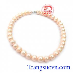 Chuỗi ngọc trai sang trọng là sản phẩm ngọc trai nuôi thiên nhiên, sản phẩm đẹp được nhiều bạn ưa thích